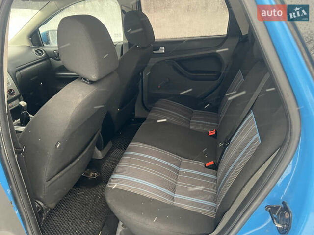 Синій Форд Фокус, об'ємом двигуна 1.6 л та пробігом 250 тис. км за 4999 $, фото 5 на Automoto.ua