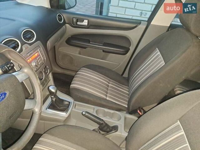 Форд Фокус 2009 у Решетиловке на Automoto.ua Синій Форд Фокус, об'ємом двигуна 1.6 л та пробігом 231 тис. км за 4950 $, фото 6 на Automoto.ua