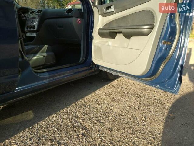 Синий Форд Фокус, объемом двигателя 1.56 л и пробегом 236 тыс. км за 5300 $, фото 6 на Automoto.ua