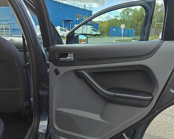 Синий Форд Фокус, объемом двигателя 1.6 л и пробегом 256 тыс. км за 6800 $, фото 34 на Automoto.ua