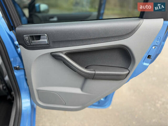 Синий Форд Фокус, объемом двигателя 1.6 л и пробегом 211 тыс. км за 4650 $, фото 27 на Automoto.ua