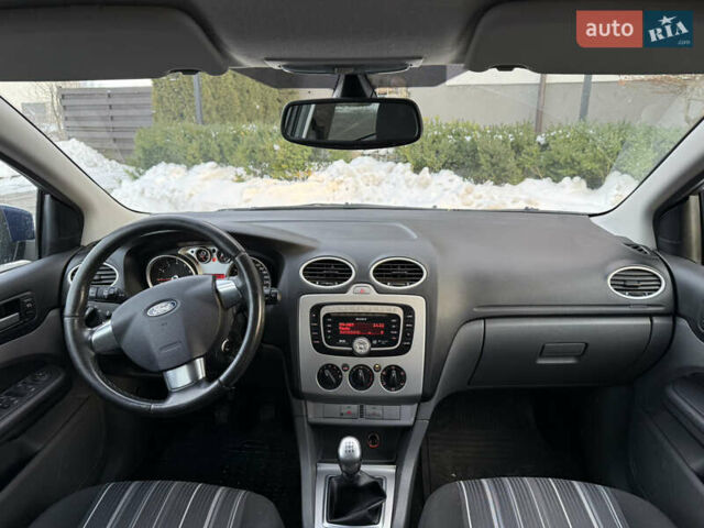 Синій Форд Фокус, об'ємом двигуна 1.6 л та пробігом 218 тис. км за 5300 $, фото 34 на Automoto.ua