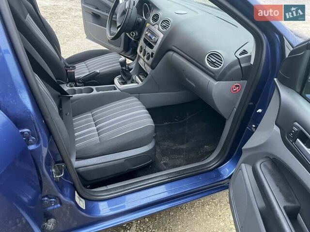 Синій Форд Фокус, об'ємом двигуна 1.6 л та пробігом 237 тис. км за 6200 $, фото 23 на Automoto.ua