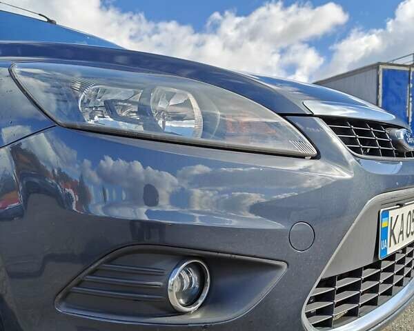 Синий Форд Фокус, объемом двигателя 1.6 л и пробегом 256 тыс. км за 6800 $, фото 2 на Automoto.ua