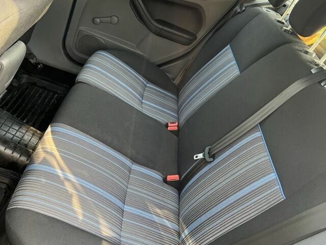 Синий Форд Фокус, объемом двигателя 1.6 л и пробегом 299 тыс. км за 5150 $, фото 6 на Automoto.ua