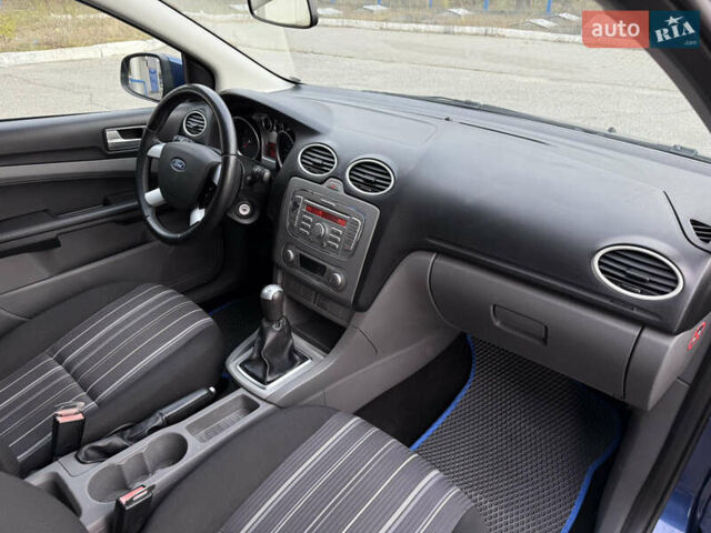 Синий Форд Фокус, объемом двигателя 1.6 л и пробегом 231 тыс. км за 4700 $, фото 13 на Automoto.ua