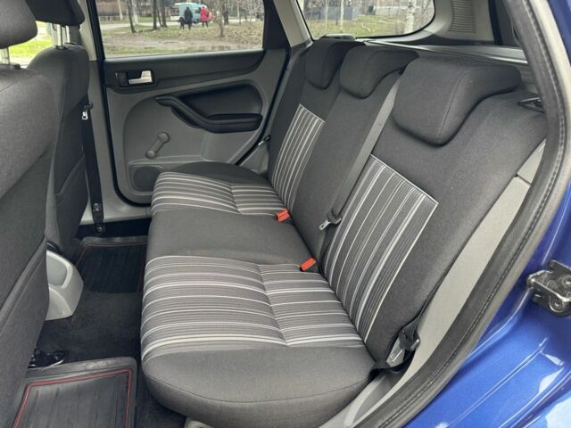 Синий Форд Фокус, объемом двигателя 1.6 л и пробегом 210 тыс. км за 6550 $, фото 9 на Automoto.ua