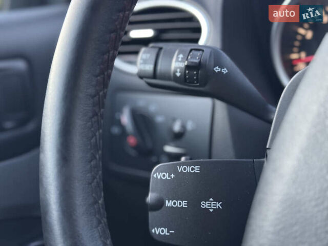 Синій Форд Фокус, об'ємом двигуна 1.6 л та пробігом 197 тис. км за 5999 $, фото 42 на Automoto.ua