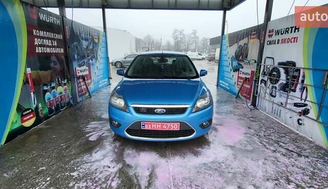 Синий Форд Фокус, объемом двигателя 1.8 л и пробегом 237 тыс. км за 5550 $, фото 1 на Automoto.ua
