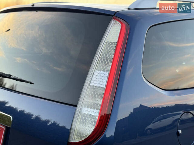 Синій Форд Фокус, об'ємом двигуна 1.6 л та пробігом 197 тис. км за 5999 $, фото 12 на Automoto.ua