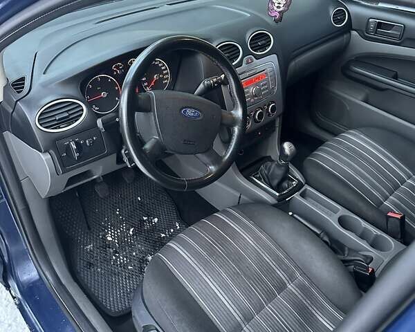 Синій Форд Фокус, об'ємом двигуна 1.56 л та пробігом 300 тис. км за 5100 $, фото 7 на Automoto.ua