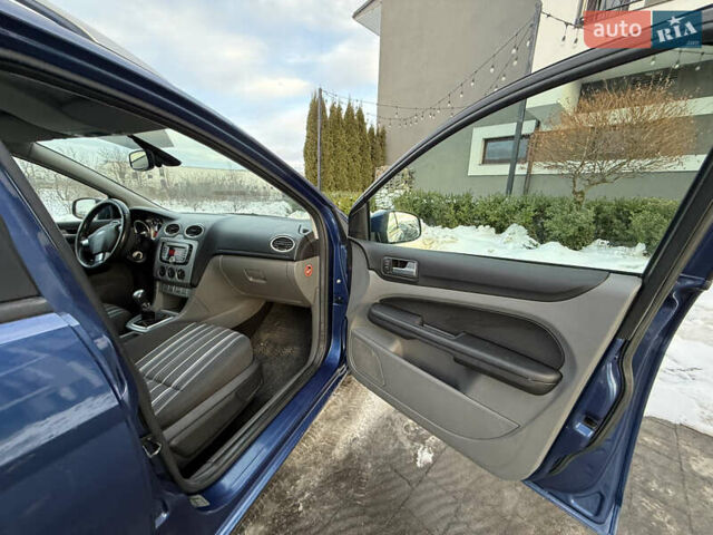 Синій Форд Фокус, об'ємом двигуна 1.6 л та пробігом 218 тис. км за 5300 $, фото 32 на Automoto.ua