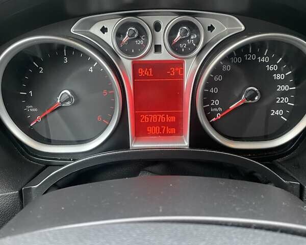 Синий Форд Фокус, объемом двигателя 1.56 л и пробегом 268 тыс. км за 5400 $, фото 7 на Automoto.ua