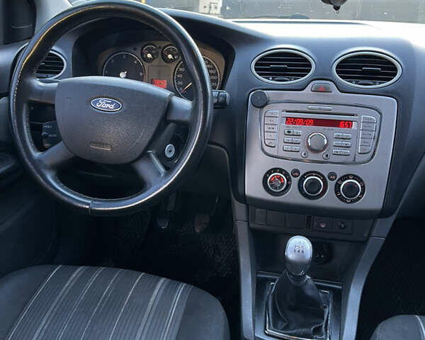 Синій Форд Фокус, об'ємом двигуна 1.56 л та пробігом 288 тис. км за 4350 $, фото 29 на Automoto.ua