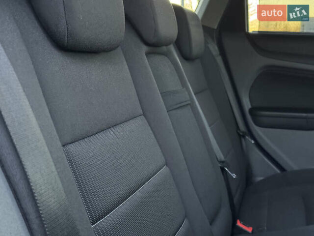 Синій Форд Фокус, об'ємом двигуна 1.6 л та пробігом 197 тис. км за 5999 $, фото 70 на Automoto.ua