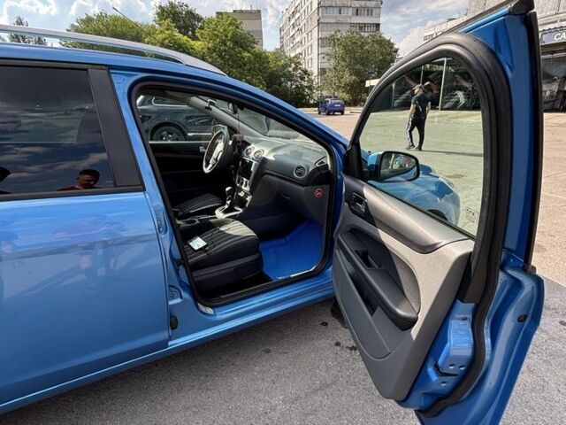 Синій Форд Фокус, об'ємом двигуна 1.6 л та пробігом 282 тис. км за 6000 $, фото 7 на Automoto.ua