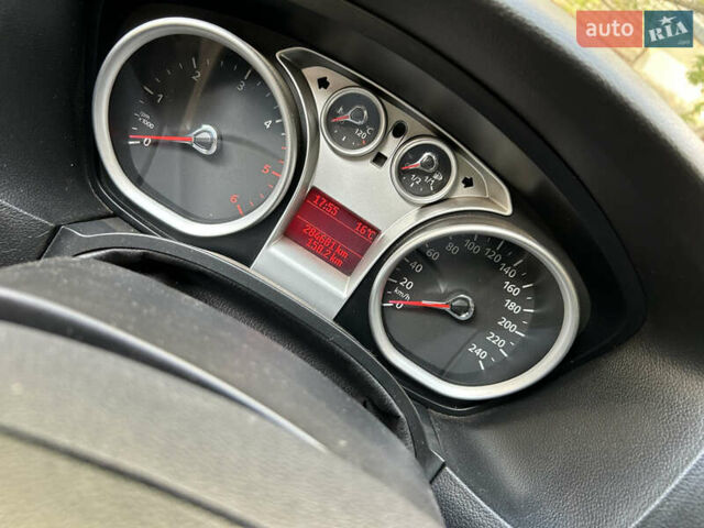 Форд Фокус 2009 в Харькове на Automoto.ua Синий Форд Фокус, объемом двигателя 2 л и пробегом 285 тыс. км за 5500 $, фото 7 на Automoto.ua