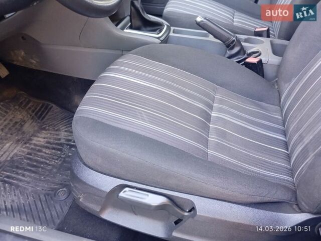 Синій Форд Фокус, об'ємом двигуна 1.56 л та пробігом 277 тис. км за 4999 $, фото 6 на Automoto.ua