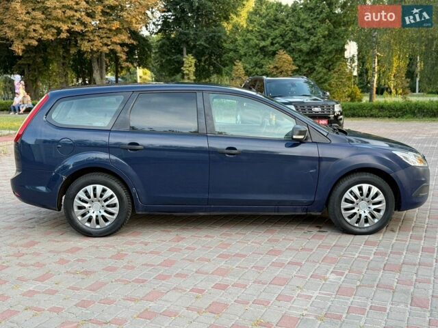 Синій Форд Фокус, об'ємом двигуна 1.8 л та пробігом 390 тис. км за 3400 $, фото 12 на Automoto.ua