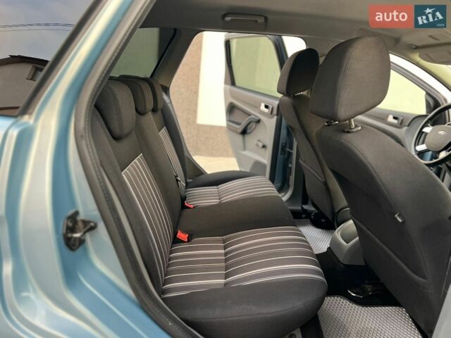 Синий Форд Фокус, объемом двигателя 1.6 л и пробегом 343 тыс. км за 4999 $, фото 77 на Automoto.ua