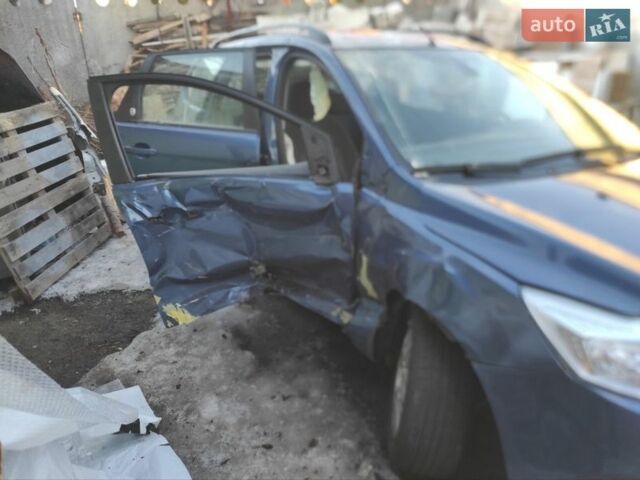 Синий Форд Фокус, объемом двигателя 1.56 л и пробегом 390 тыс. км за 3000 $, фото 1 на Automoto.ua