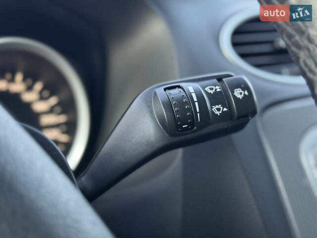 Синій Форд Фокус, об'ємом двигуна 1.6 л та пробігом 197 тис. км за 5999 $, фото 43 на Automoto.ua