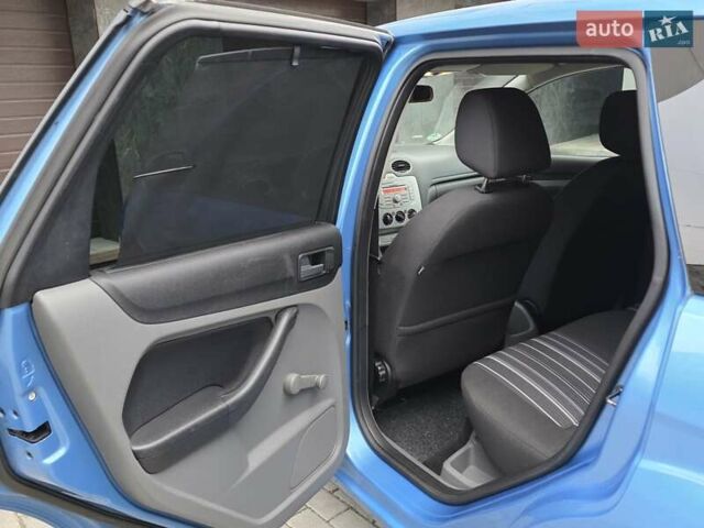 Синий Форд Фокус, объемом двигателя 1.6 л и пробегом 169 тыс. км за 5350 $, фото 24 на Automoto.ua