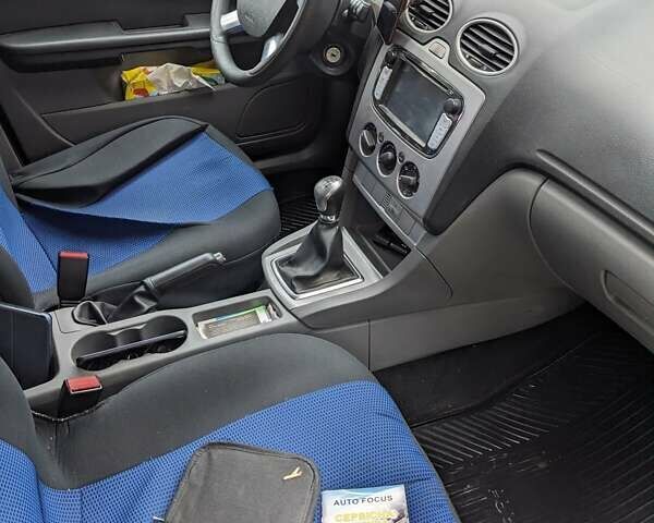 Синий Форд Фокус, объемом двигателя 1.6 л и пробегом 340 тыс. км за 5000 $, фото 10 на Automoto.ua