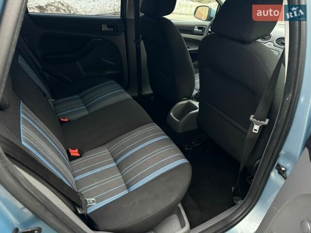 Синій Форд Фокус, об'ємом двигуна 1.6 л та пробігом 209 тис. км за 5400 $, фото 15 на Automoto.ua