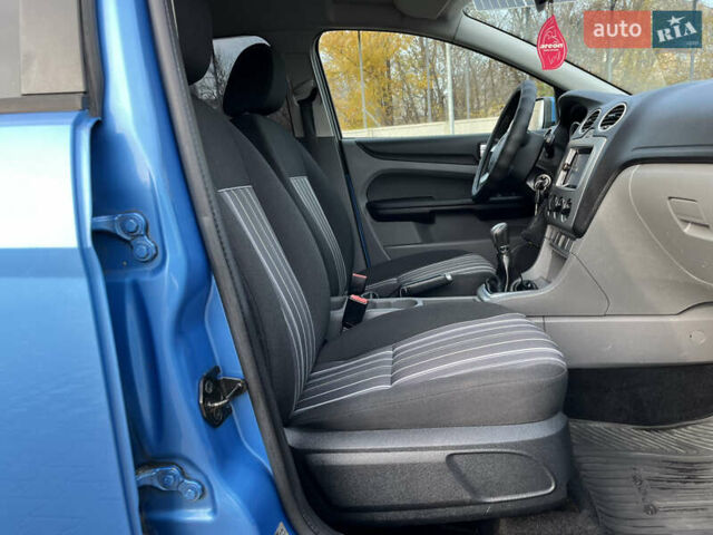 Синий Форд Фокус, объемом двигателя 1.6 л и пробегом 199 тыс. км за 6399 $, фото 30 на Automoto.ua