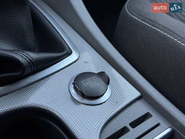 Синій Форд Фокус, об'ємом двигуна 1.6 л та пробігом 197 тис. км за 5999 $, фото 52 на Automoto.ua