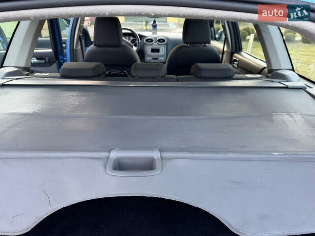 Синий Форд Фокус, объемом двигателя 1.8 л и пробегом 236 тыс. км за 5300 $, фото 4 на Automoto.ua