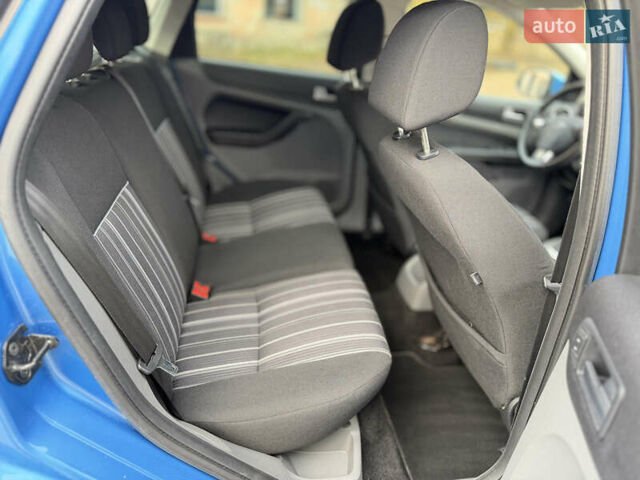 Синий Форд Фокус, объемом двигателя 1.6 л и пробегом 211 тыс. км за 4950 $, фото 27 на Automoto.ua