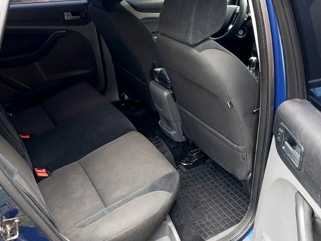 Синій Форд Фокус, об'ємом двигуна 1.6 л та пробігом 307 тис. км за 5500 $, фото 7 на Automoto.ua