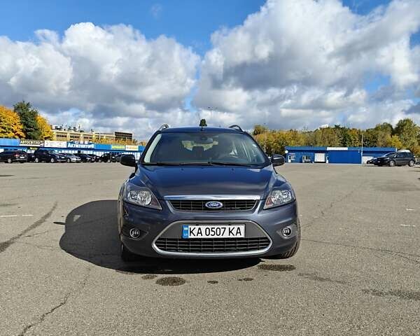 Синий Форд Фокус, объемом двигателя 1.6 л и пробегом 256 тыс. км за 6800 $, фото 6 на Automoto.ua