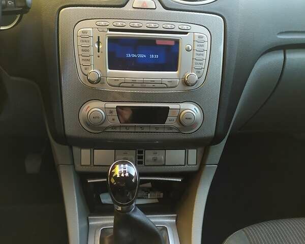 Синий Форд Фокус, объемом двигателя 1.8 л и пробегом 190 тыс. км за 5400 $, фото 3 на Automoto.ua