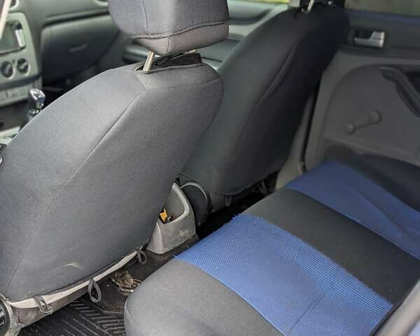 Синий Форд Фокус, объемом двигателя 1.6 л и пробегом 340 тыс. км за 5000 $, фото 8 на Automoto.ua