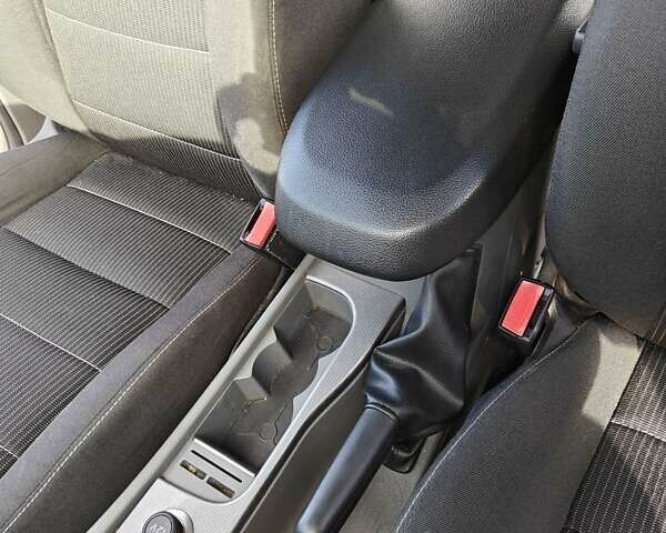 Синий Форд Фокус, объемом двигателя 1.6 л и пробегом 256 тыс. км за 6800 $, фото 30 на Automoto.ua