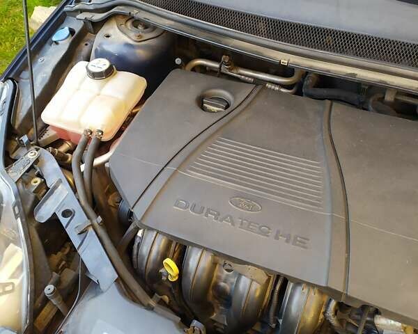 Синий Форд Фокус, объемом двигателя 1.8 л и пробегом 190 тыс. км за 5400 $, фото 7 на Automoto.ua