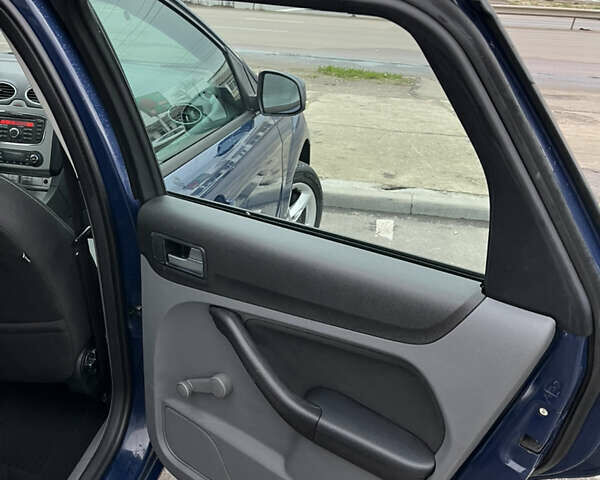 Синий Форд Фокус, объемом двигателя 1.8 л и пробегом 312 тыс. км за 5200 $, фото 21 на Automoto.ua