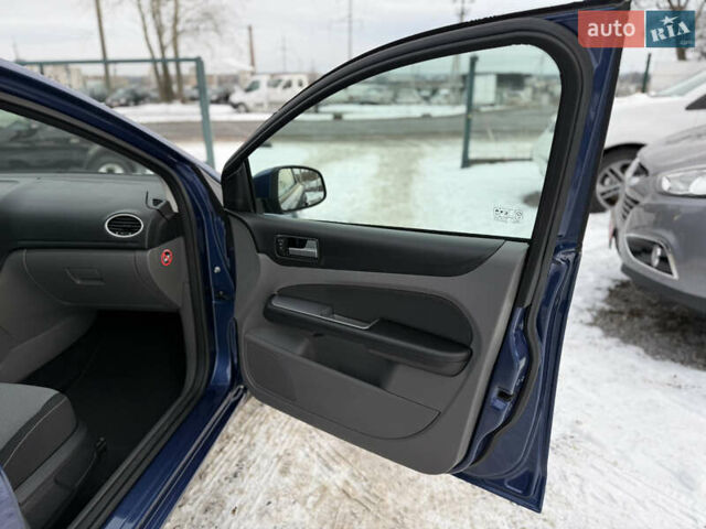 Синий Форд Фокус, объемом двигателя 1.8 л и пробегом 116 тыс. км за 7499 $, фото 10 на Automoto.ua