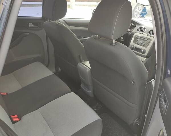 Синий Форд Фокус, объемом двигателя 1.8 л и пробегом 228 тыс. км за 6300 $, фото 26 на Automoto.ua