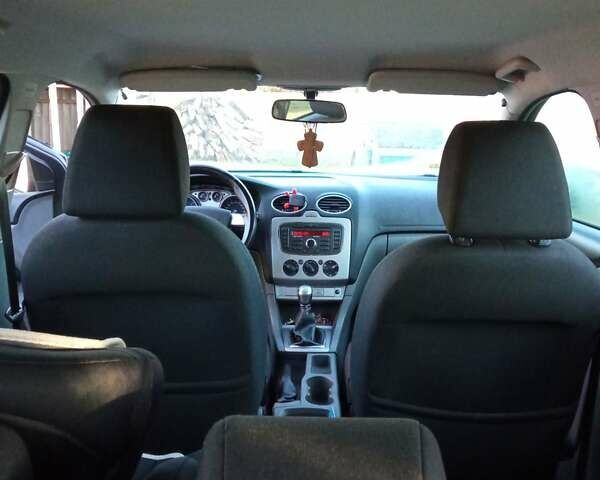 Синій Форд Фокус, об'ємом двигуна 1.6 л та пробігом 265 тис. км за 5900 $, фото 18 на Automoto.ua