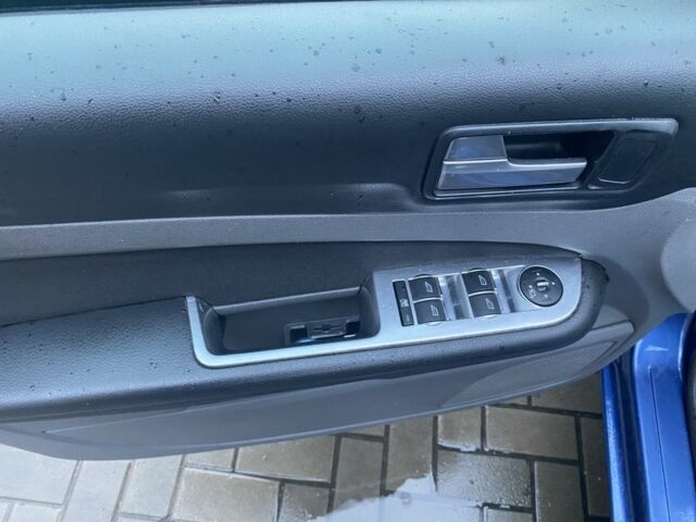 Синій Форд Фокус, об'ємом двигуна 1.6 л та пробігом 243 тис. км за 4950 $, фото 5 на Automoto.ua