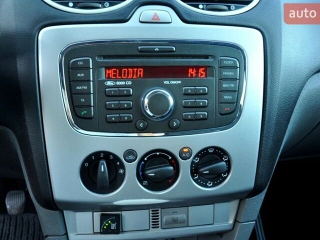 Синий Форд Фокус, объемом двигателя 1.6 л и пробегом 188 тыс. км за 5700 $, фото 11 на Automoto.ua