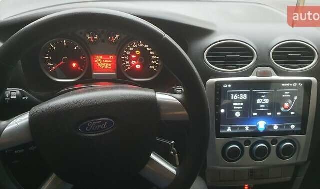 Синій Форд Фокус, об'ємом двигуна 1.6 л та пробігом 267 тис. км за 5300 $, фото 22 на Automoto.ua