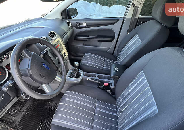 Синий Форд Фокус, объемом двигателя 1.56 л и пробегом 345 тыс. км за 5500 $, фото 23 на Automoto.ua