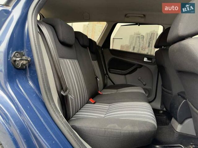 Синий Форд Фокус, объемом двигателя 1.56 л и пробегом 251 тыс. км за 5490 $, фото 10 на Automoto.ua