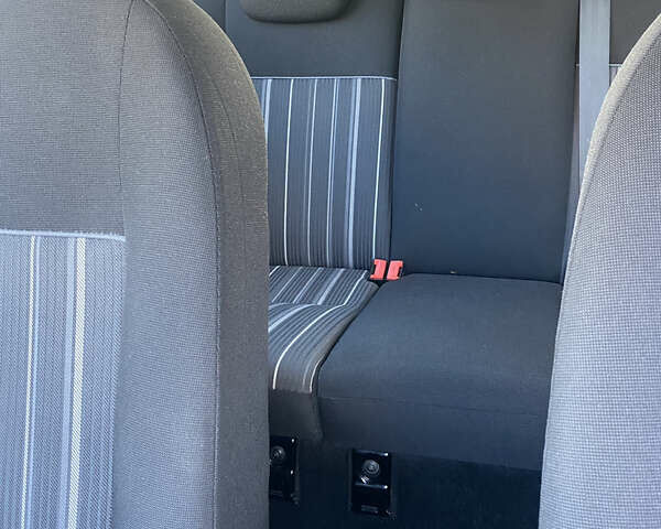 Синій Форд Фокус, об'ємом двигуна 1.6 л та пробігом 300 тис. км за 5600 $, фото 18 на Automoto.ua