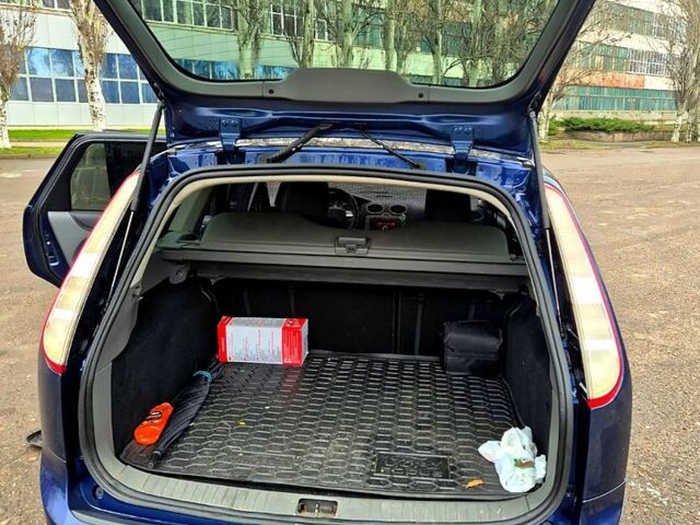 Синий Форд Фокус, объемом двигателя 1.6 л и пробегом 240 тыс. км за 6300 $, фото 8 на Automoto.ua